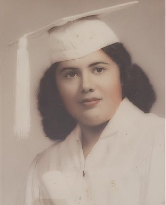Lucinda Robles
